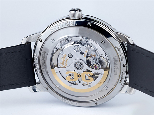德国手表格拉苏蒂原创复古钢表款