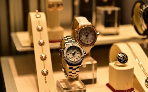 深圳哪里回收手表-手表回收一般多少折