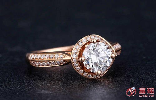 「一克拉钻石戒指回收价格一般是多少」伯爵鸡尾酒戒指是什么档次?
